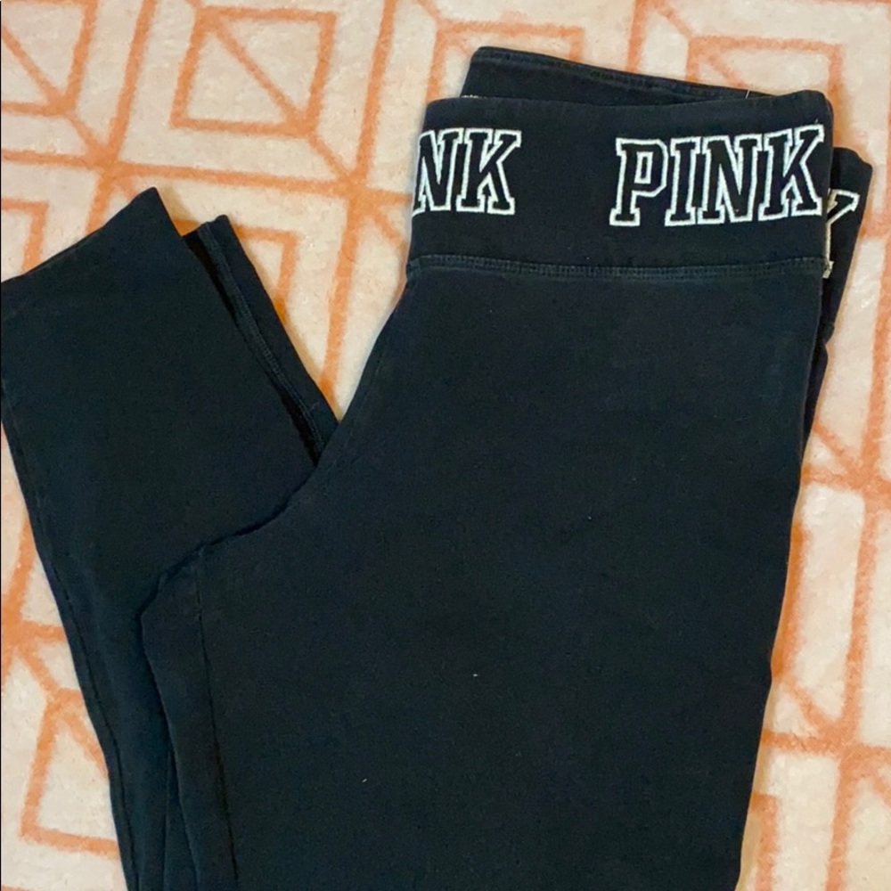 Black Victoria’s Secret leggings